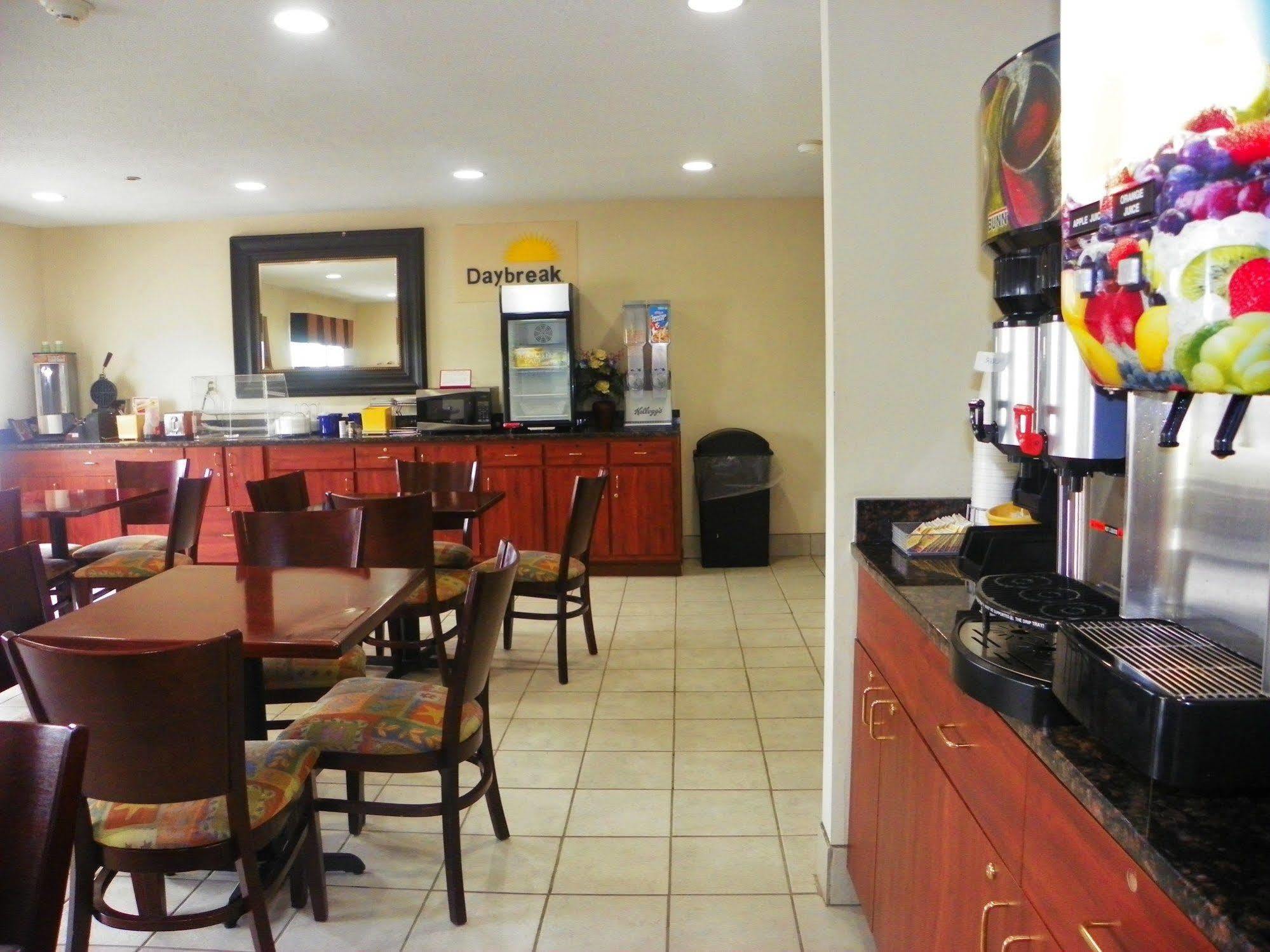 Royalton Inn & Suites Upper Sandusky Eksteriør billede